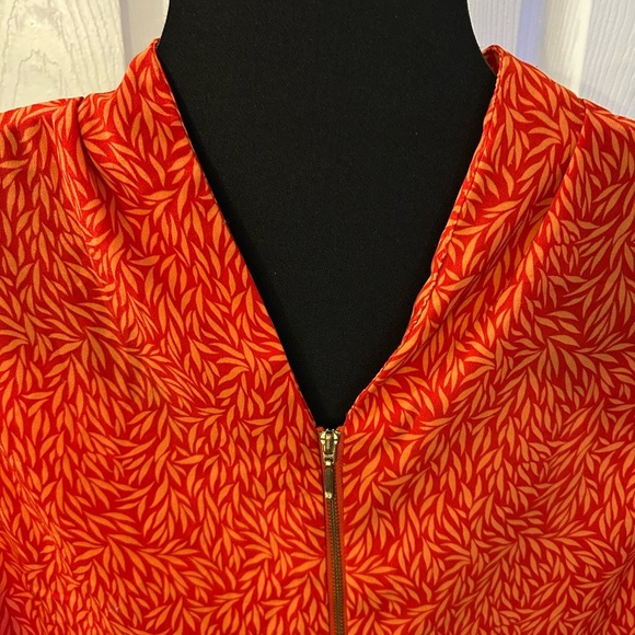 NY Collection Zipper V Neck Tank blouse - Picture 3 of 6